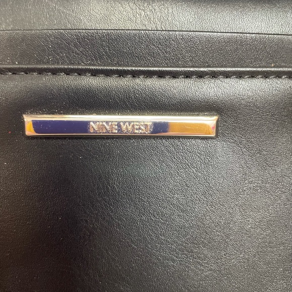 •NIB Nine West wallet - Picture 3 of 6